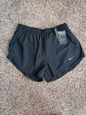 Nike Women’s Tempo Short